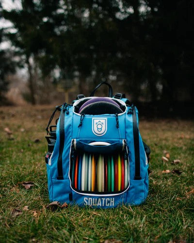 Disc golf store bag with cooler