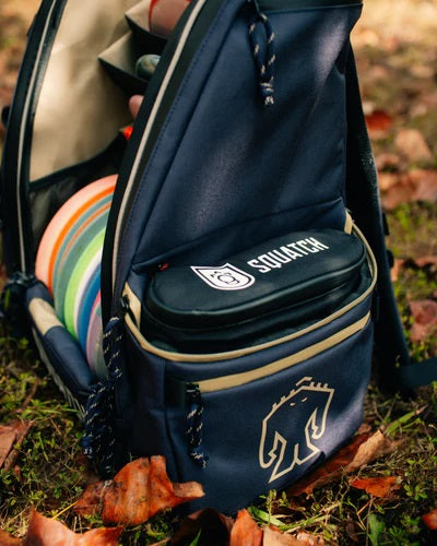 Disc golf store bag with cooler